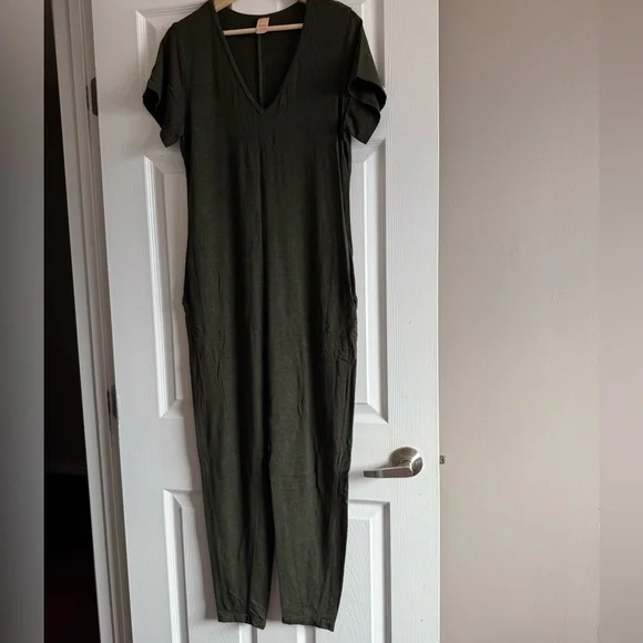 Smash & Tess Olive Green V-Neck Jumpsuit - Picture 3 of 6